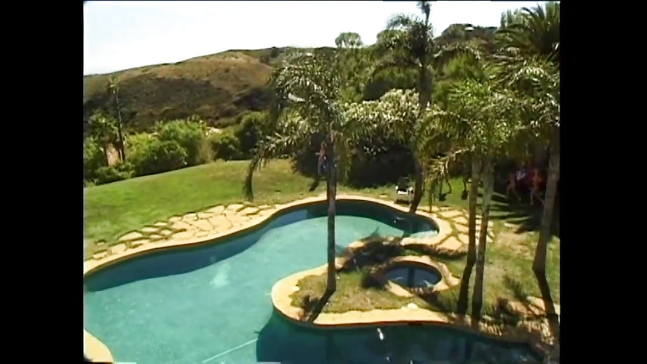 Neverovatne starinske drolje sa velikim sisama se jebu na otvorenom