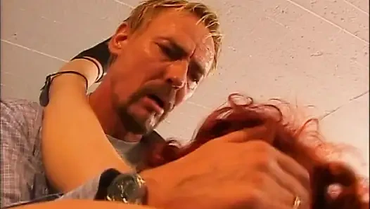 Sekretaris seksi dengan pantat bahenol dientot habis-habisan sama kontol raksasa