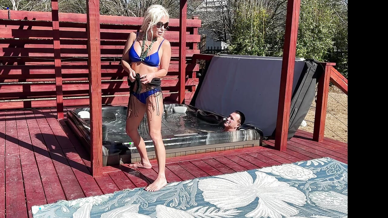 Utomhussex vid badtunnan
