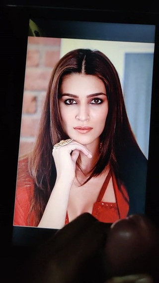 Kriti Sanon cum tribute