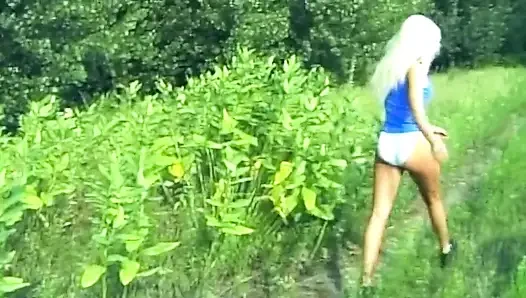 Blonde Amateur Fucked Hard Outdoors in Grass