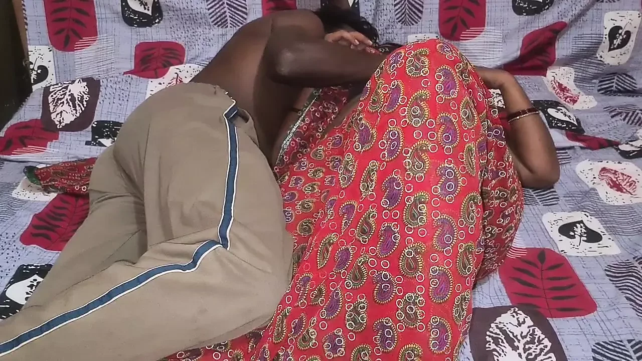 Fucked the big ass sister-in-law with a red saree