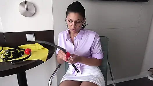 Calisa'nın öğürme eğitimi çilesi: taşaklardan aşağılayıcı kanca tıkaçlarına! (fullhd)