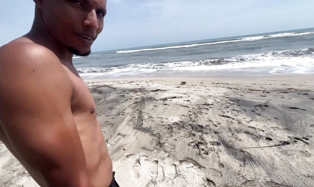 Latina fucked by waiter on a Caribbean island