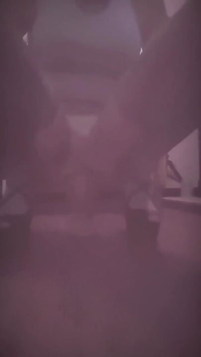 12 นิ้วลึกเข้าไปในหีทางตูดของฉัน