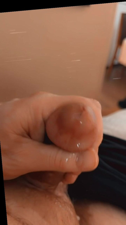 Bắn tinh lớn sau khi edging