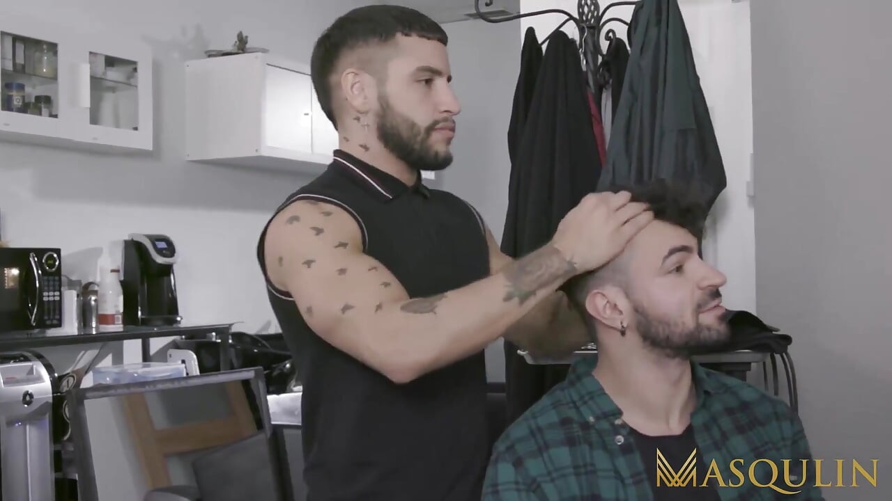 Masqulin hair stylist Brock Banks barebacks gay Ian Greene