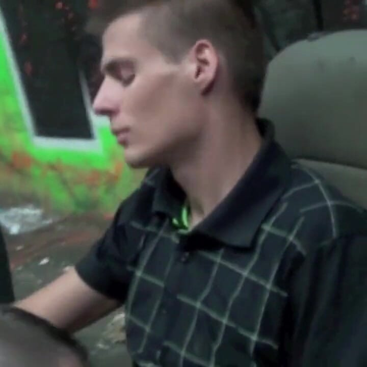 Kevin fucked by syoung straightdude