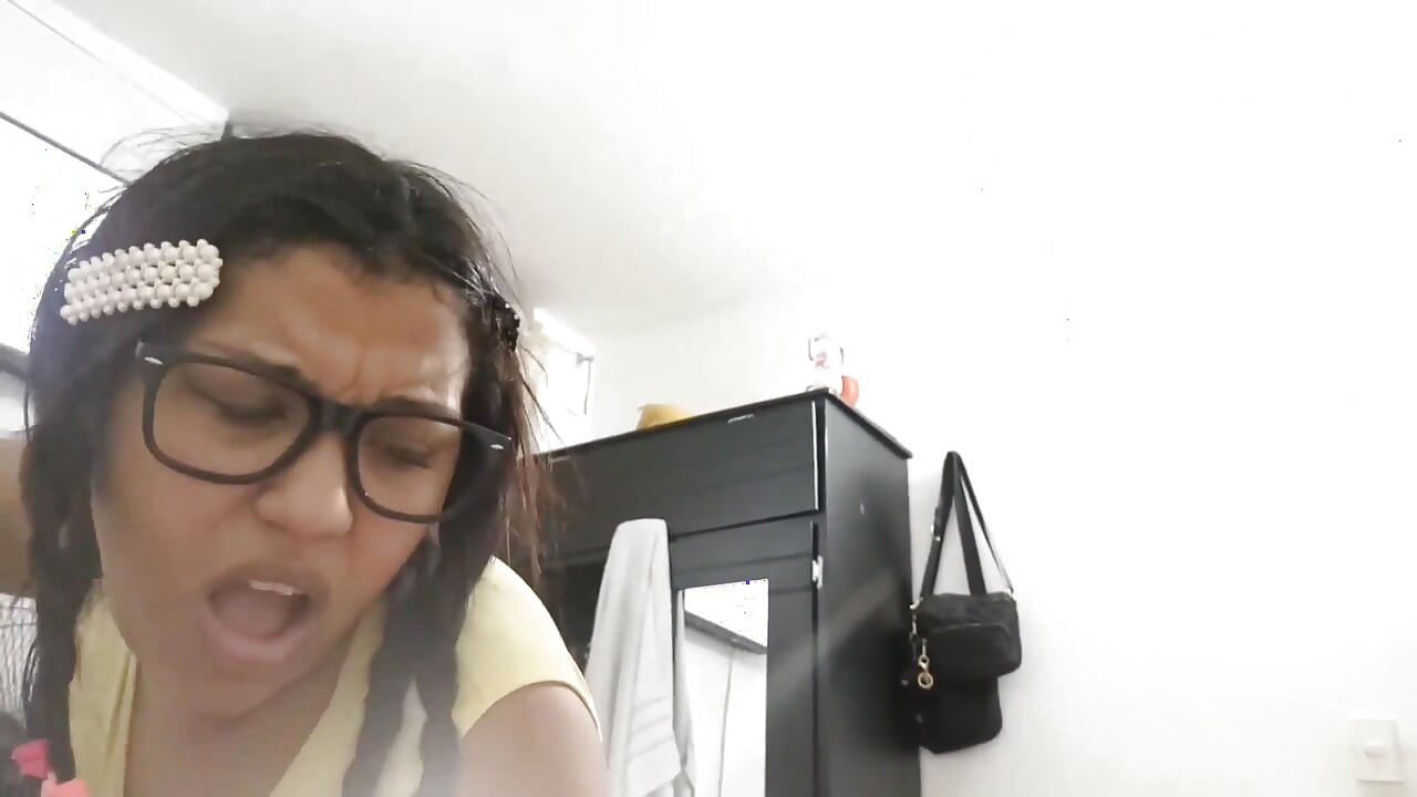 18 year old brunette big saggy tits from New York United States fucking her stepbrother's big dick toto qui