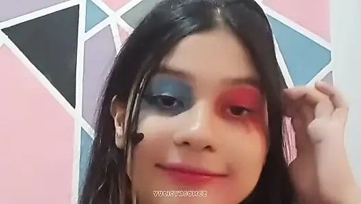 Sadık takipçilerimle görüntülü görüşmeler size büyük göğüslerimi ve vajinamı gösteriyorum