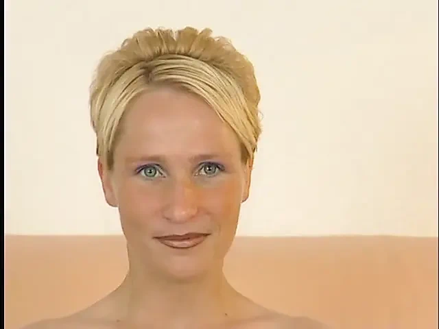 Blonde cutie dildoing her cunt in vintage solo video