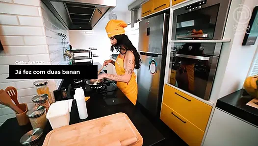 Горячая лесбийская латиноамериканская кухня — Часть 2 — SFW