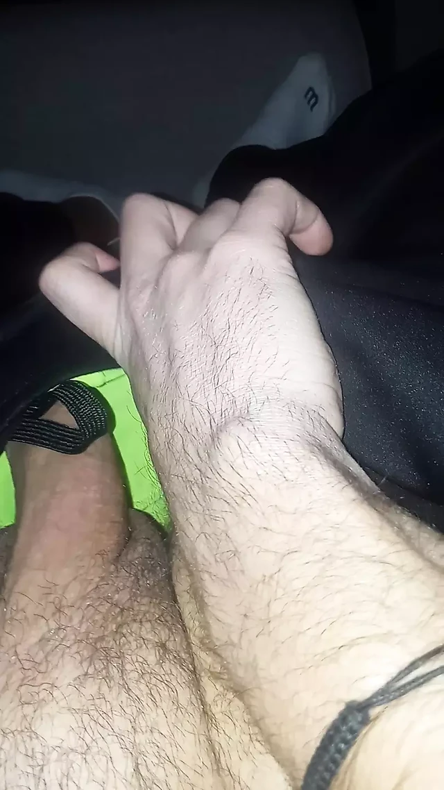Пусть его поиграют 👖