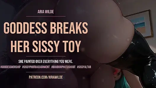 Si cantik mematahkan mainan seks bancinya