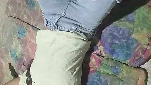 Seks yapma zevki, hintli bir köydeki böylesine ateşli bir kızdan geliyor