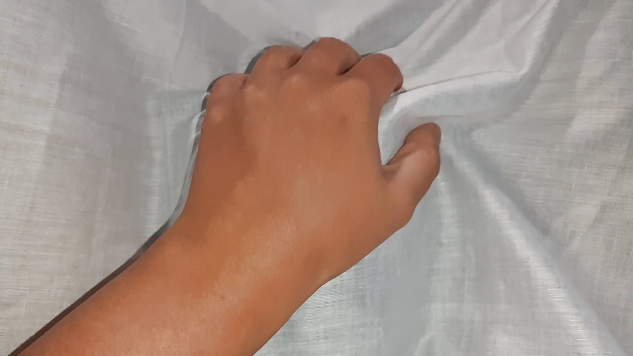 Nossa tímida colega de quarto nos acordou com Cunilíngua, sexo a três surpresa