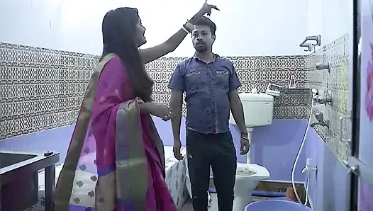 Lalit mistri nal thik krne aaya tha, akeli bhabhi ko pel diya