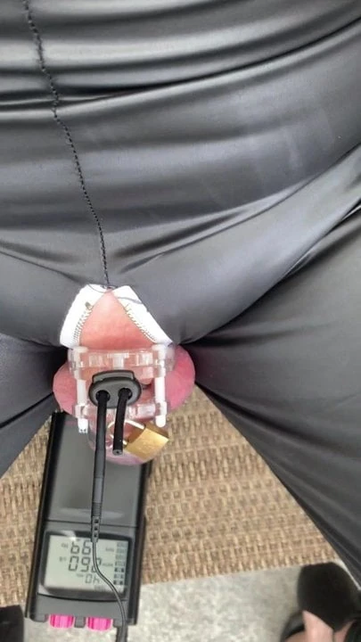 Bodysuit Estim cum part1
