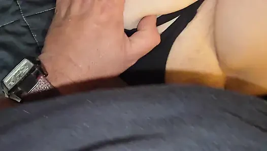 Bakış açısı yakın çekim amcık sikişi ve büyük dölleme