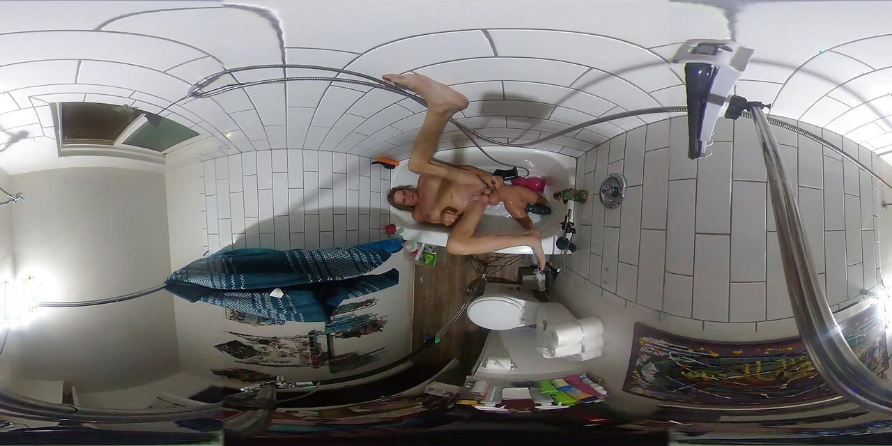 Lizzy Yum VR October 2026 Bathing Masturbation Dilating
