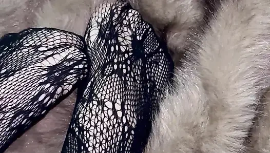 Ich Spiele Mit Meinen Beinen in Sexy Strümpfen Und High Heels