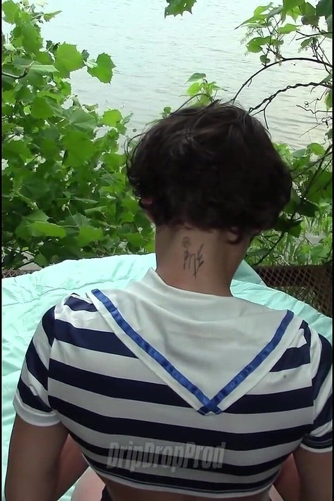 เบื้องหลัง! Ahanu Reed และ Matt Bishop โดนแมลงกินขณะถ่ายฉาก!