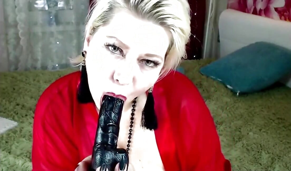 In a Virtual Bed with a Dirty Depraved Mature Stepmom Aimee Hot MILF Aka Aimeeparadise