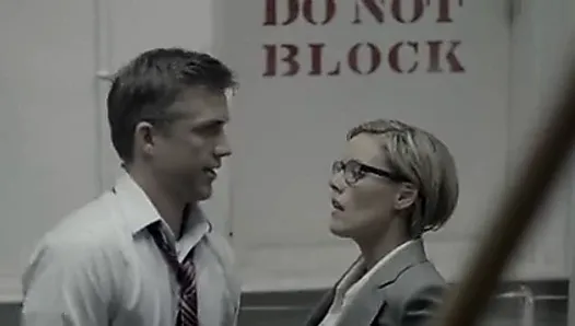 Kathleen Robertson - Boss S01E01