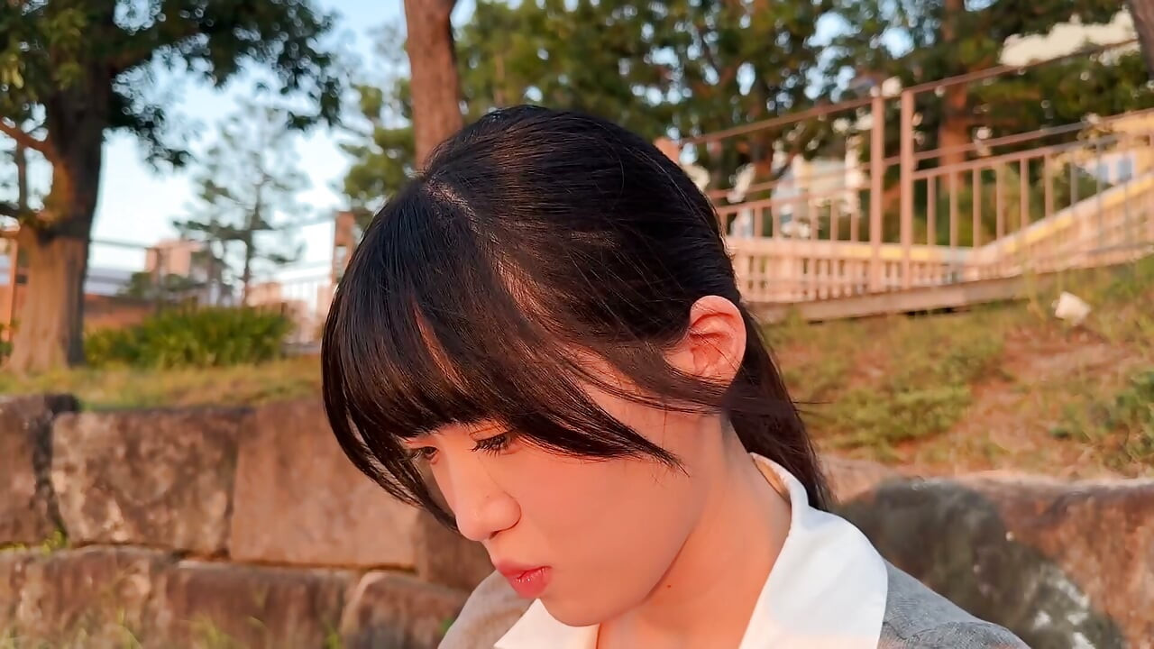 Miku (22), an undeveloped woman with zero dating experience and only male experience in P activities, a naked P activity woman [Confirmed to become a sex buddy → a girl]