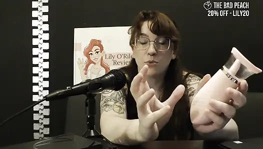 NSFW Review of the Honey Pistil Licking Vibrator From the Bad Peach