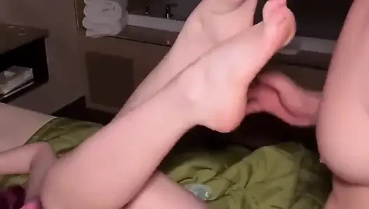 Aku dientot sama babydoll favoritku