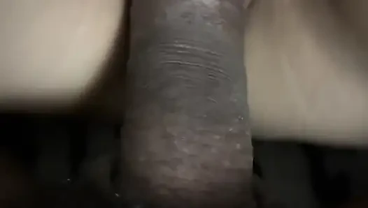 SES AÇıK! Çok yakın çekim sikiş, bakire sıkı amcık ve sert büyük yarak.