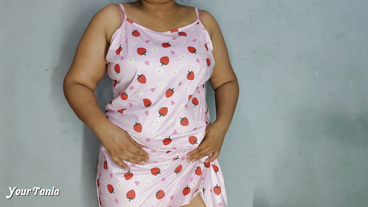 Tania Bhabhi XXX buceta na siririca com lingerie removendo sujo hindi