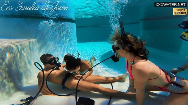 Eva Sasalka and Jason being watched underwater while fucking