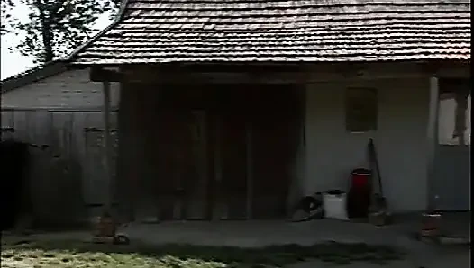 Küçük porno kız kardeşlerin anal oyunlarında Angelica Bella yapımı