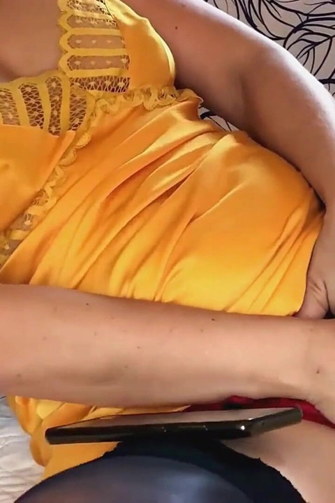 2280 - Naked MILF, Masturbation, Orgasms