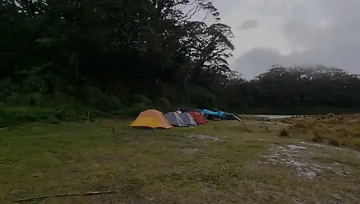 Мастурбация в кемпинге