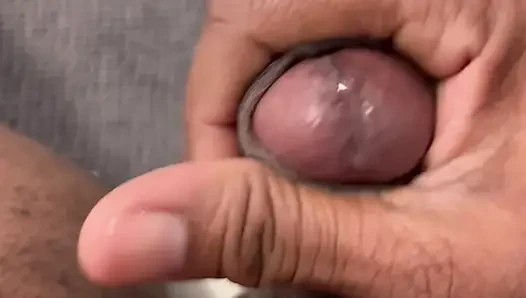 Azgın bir şekilde uyandım ve büyük bir döl serbest bırakıncaya kadar siyah yarağımı okşadım