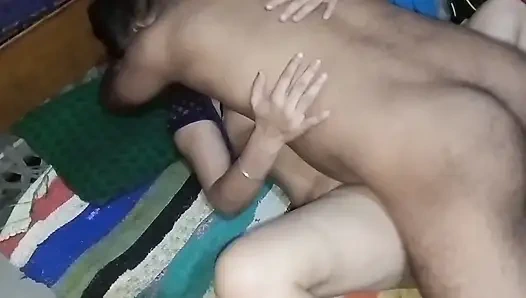 Close up - adegan ngentot memek gadis desa india yang hot