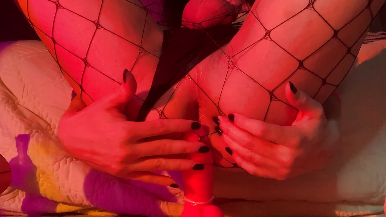 Tiny dicklette doesn’t get hard anymore sissy aeonfluxxx rides dildo