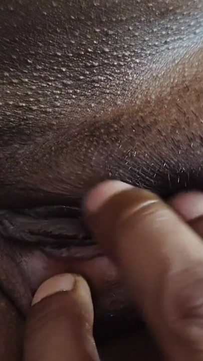 Nữ hoàng được massage bằng dầu sẵn sàng phục vụ () | Clip 1