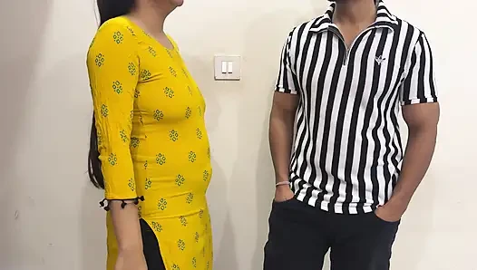 Cylinder De Do Bhaiya Pls- Indian Neighbour's Hot Wife Fucked Exchange of Cylinder, Got Cum on Hairy Pussy
