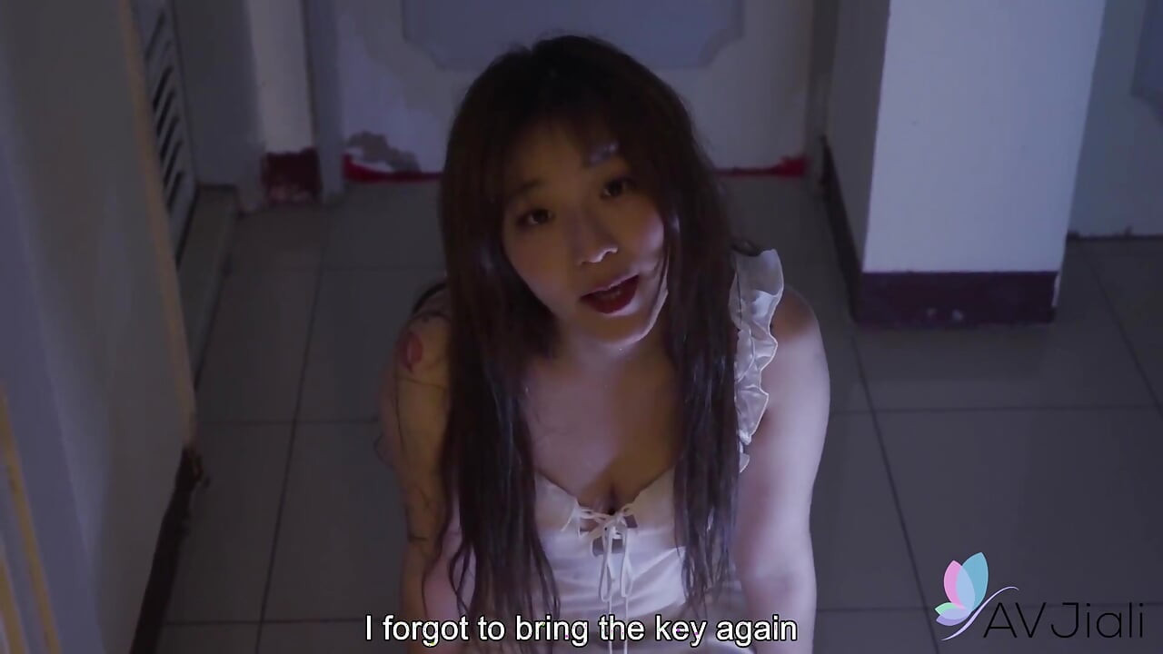 Jinbaona alquila un apartamento con un fantasma encantador que hace mamadas