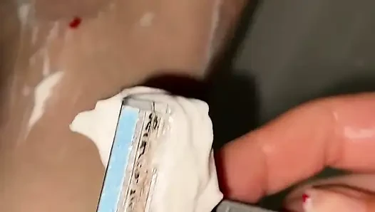 Cewek dengan lebat lagi cukur lebat - close up