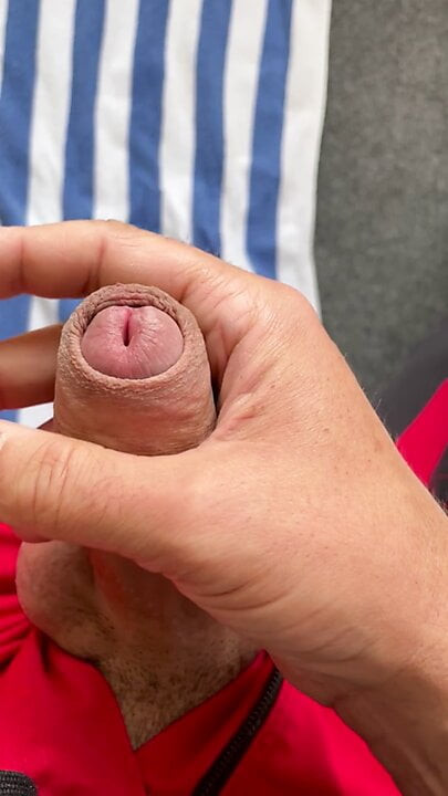 Masturbating and cuming while emergency shift