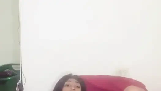 Dominikli kız zengin mastürbasyon yapıyor