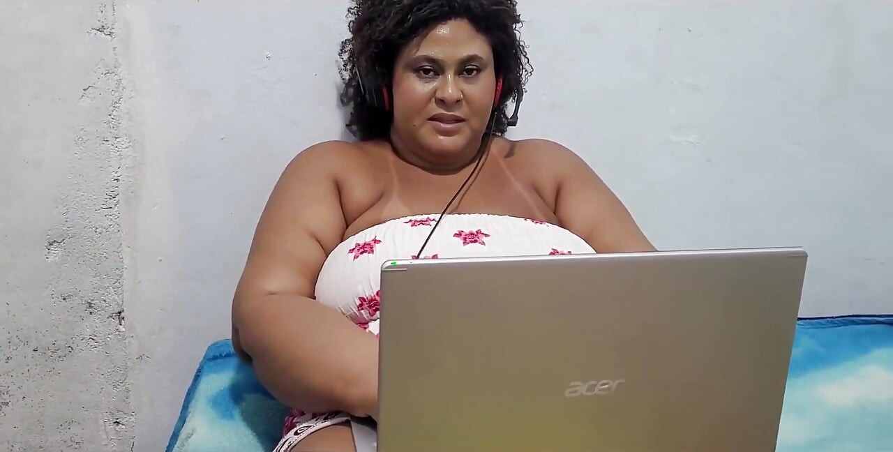 Stepmother Is Seen on the Computer, She Squirts and Takes a Lot of Cum in Her Mouth.
