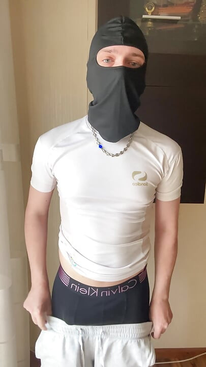 Horny masked stud in wanks his dick after gym he is so horny that ge is shaking