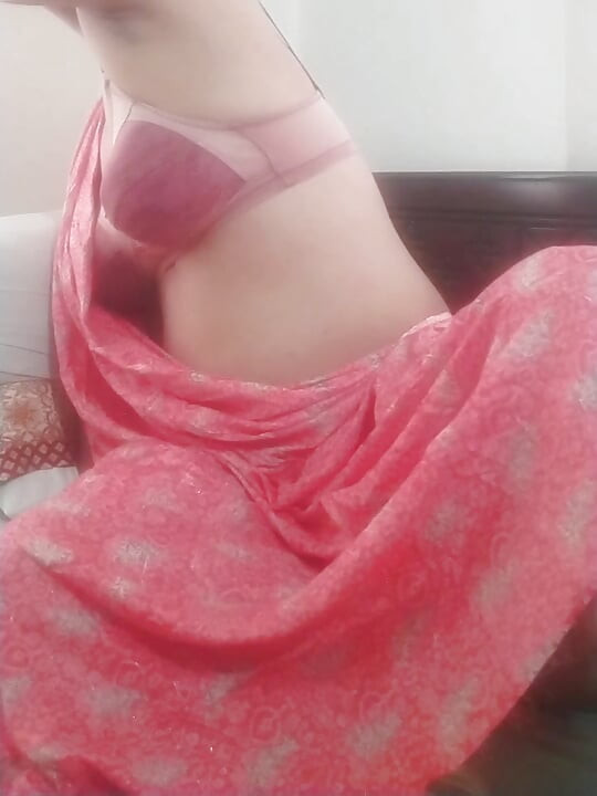 Une bhabhi indienne se masturbe