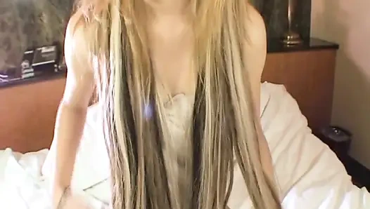 Asyalı kızlar bacaklarını açıyor sahne 01 precosity arkadaşının sıcak sütünü çıkarıyor